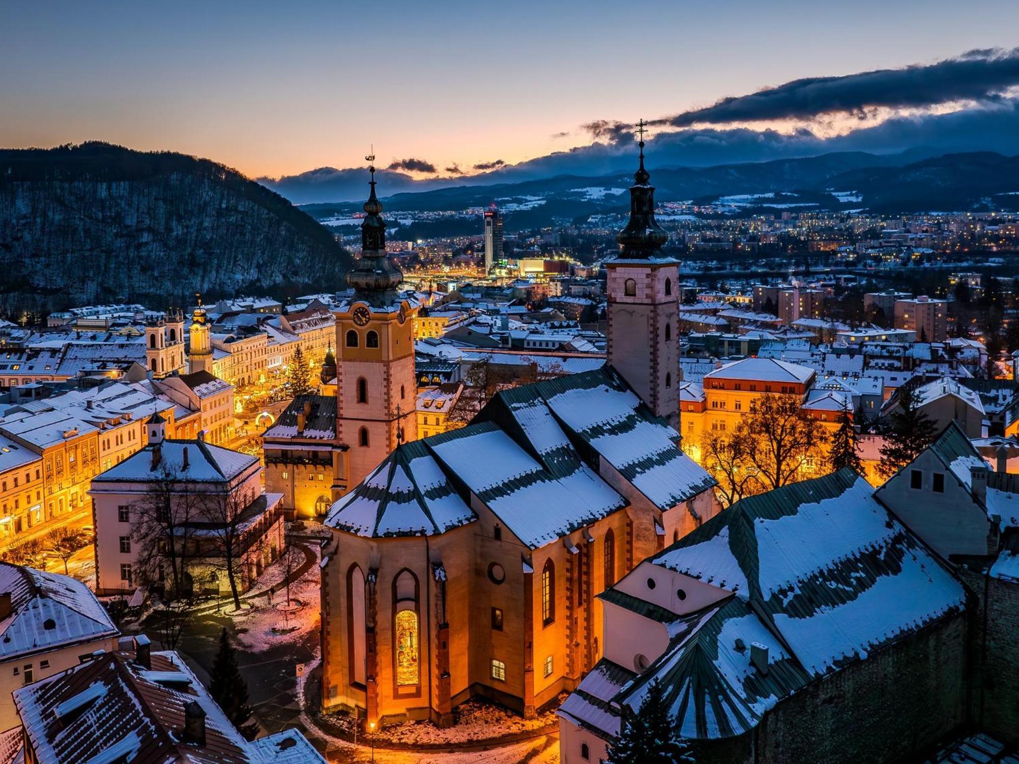 Komfortny Apartman So Zahradou A Sukromnym Parkoviskom-Nonstop Check-In Banska Bystrica Exterior photo